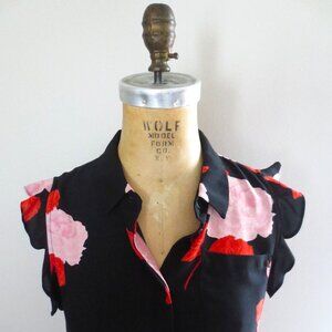 Who What Wear Black & Pink Rose Ruffle Short Sleeve Blouse